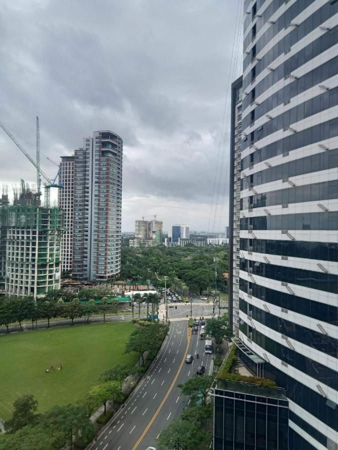 تاغويغ Fort Victoria Condominium Tower C المظهر الخارجي الصورة